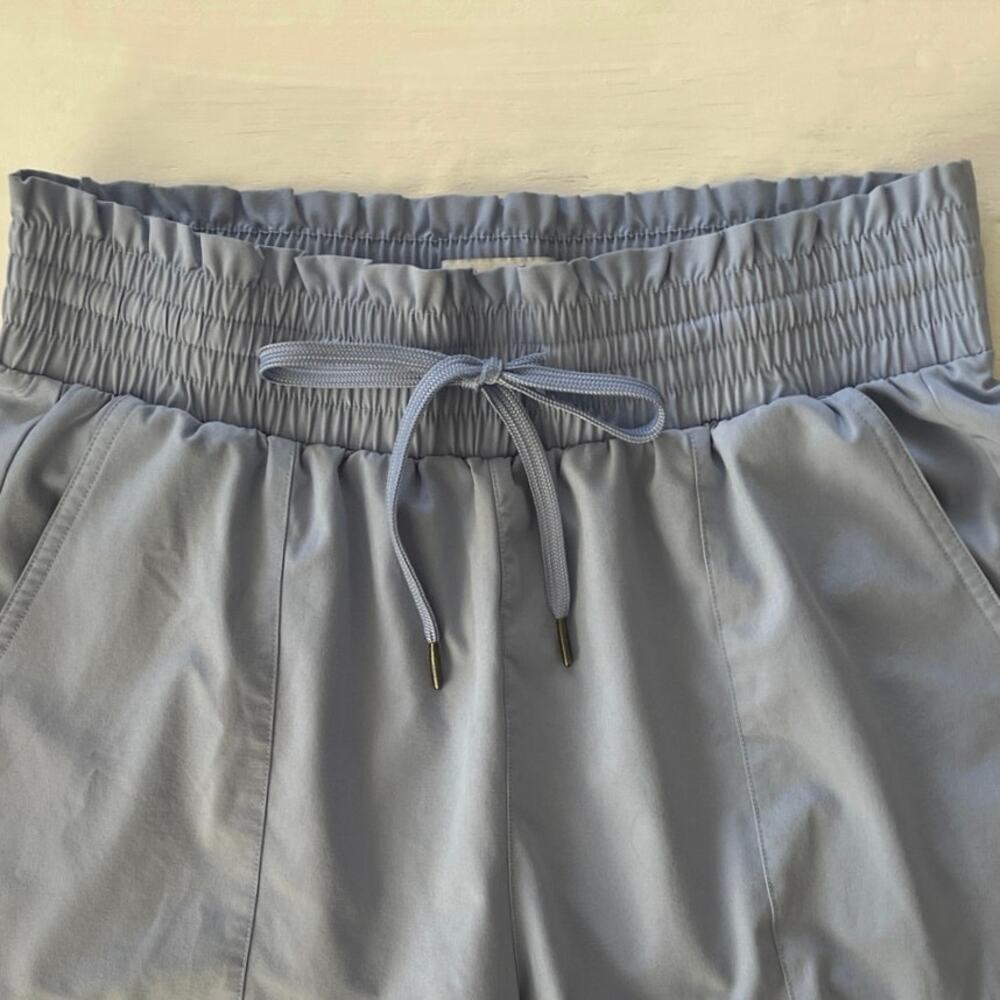 Abercrombie & Fitch Traveler Shorts Womens Size M Lt Blue Pockets Casual Pastel - Picture 2 of 13